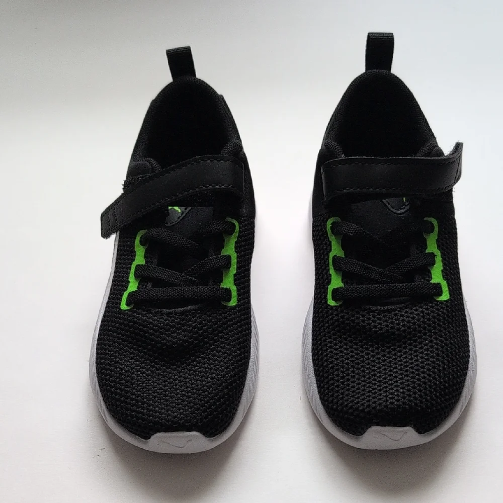 Puma Black and Green Kids Shoes - Picture 1 of 7